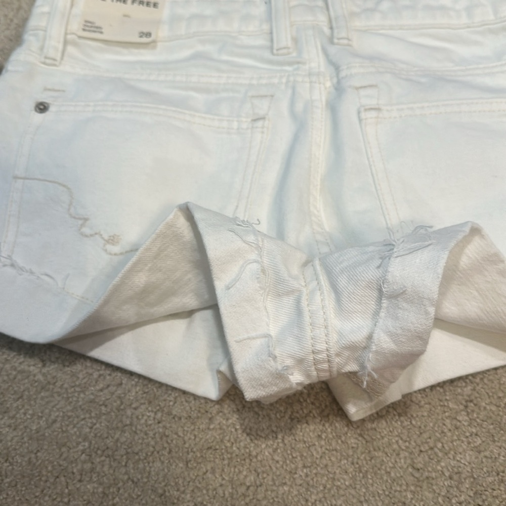 NWT! We The Free Cali Cuffed Shorties - Picture 6 of 9
